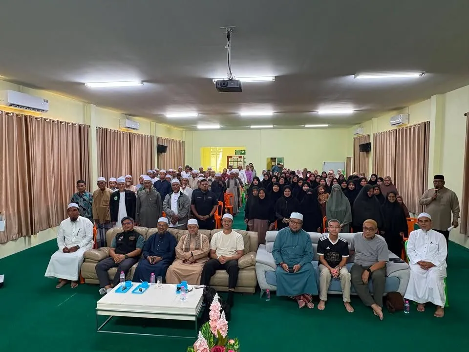 Majlis Ilmu & Penyerahan Dana Wakaf Pusat Pendidikan Islam Selatan Thailand