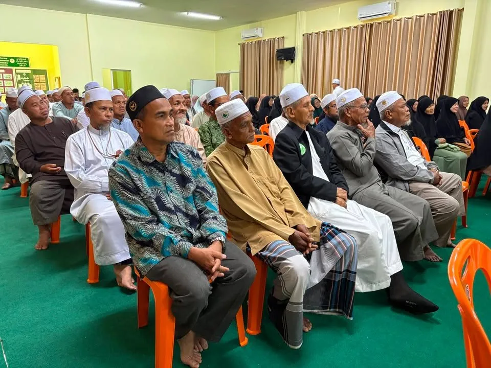 Majlis Ilmu & Penyerahan Dana Wakaf Pusat Pendidikan Islam Selatan Thailand — gambar 5